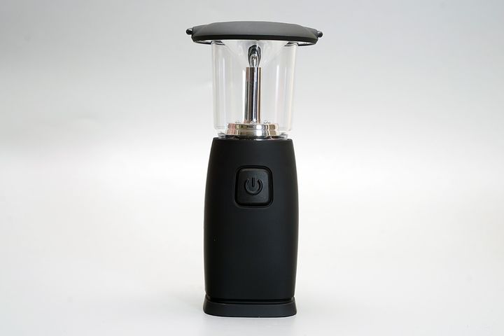 「『もしもの時』の電池がいらないLEDライト」はランタンタイプのライトです。