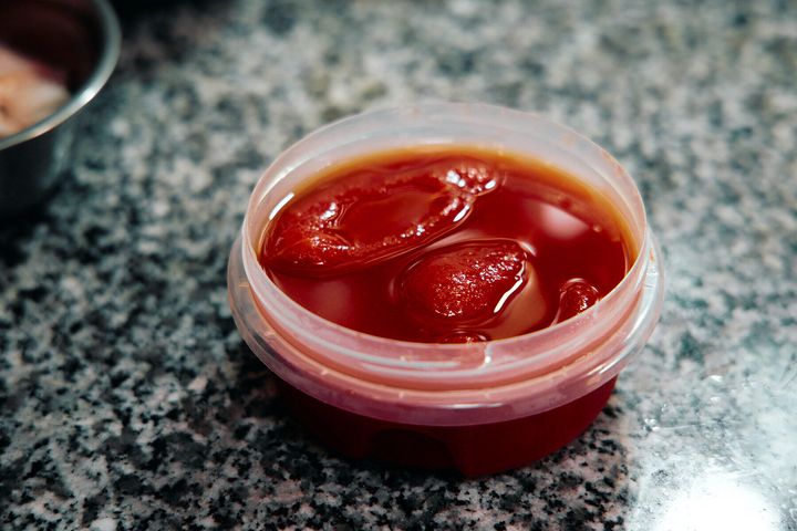 水煮トマトの一夜漬けをつくる