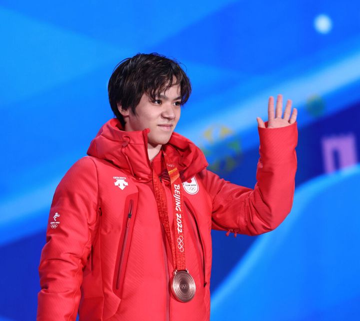 プロフィギュアスケート選手でゲーマーでもある宇野昌磨さん（27）が4日、Xを更新し、「夜は寝たくないのに朝は起きたくないの難しすぎる」と投稿しました。