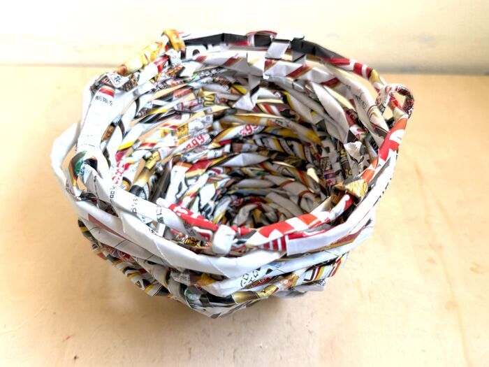 溜まった「チラシ」でレトロかわいいアイテムができちゃった♡【おうちで簡単ハンドメイド】 