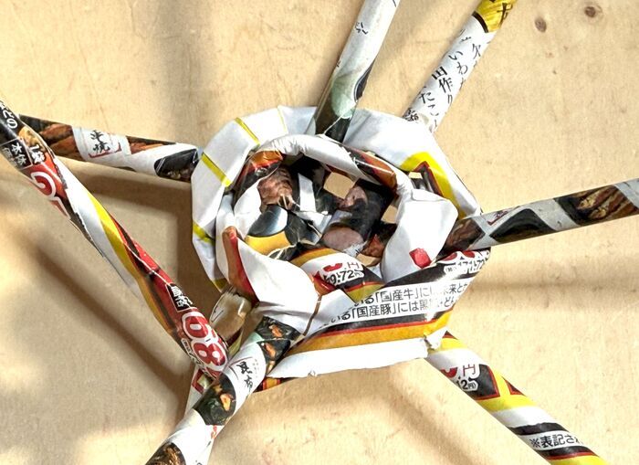 溜まった「チラシ」でレトロかわいいアイテムができちゃった♡【おうちで簡単ハンドメイド】 