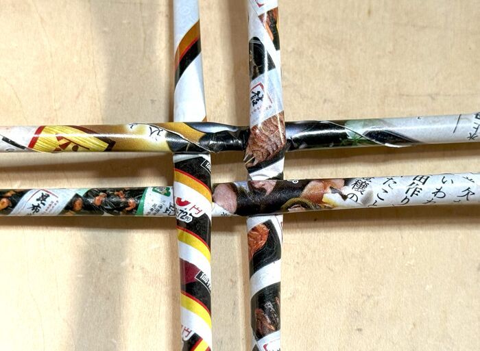 溜まった「チラシ」でレトロかわいいアイテムができちゃった♡【おうちで簡単ハンドメイド】 