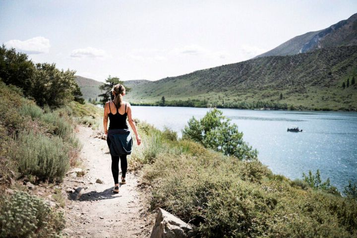 天気のいい日は軽装でハイキングをしている人も多い。