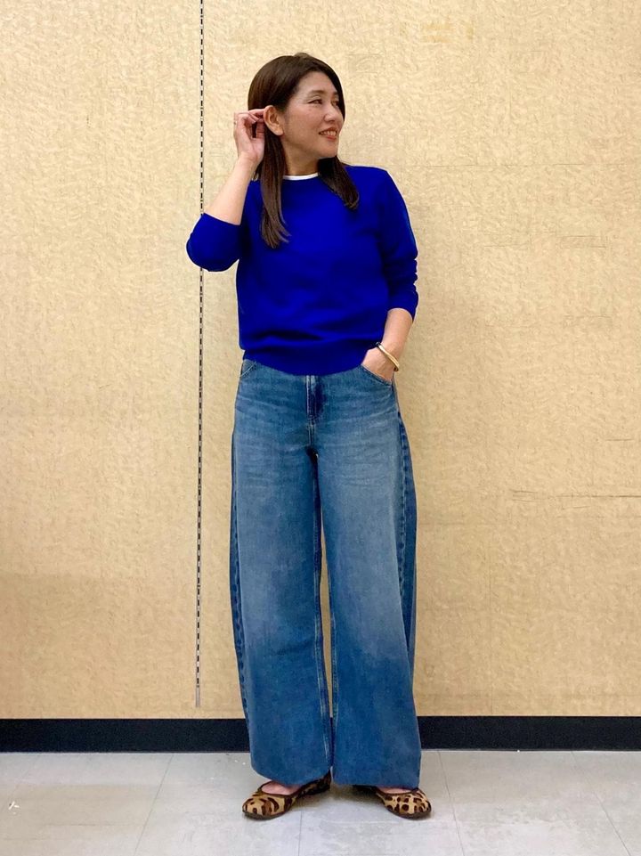 シンプルなきれい色ニットはぜひ取り入れたいアイテムです 出典：StyleHint