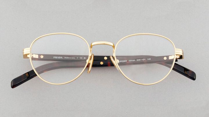 5万9290円（プラダ／ルックスオティカジャパン カスタマーサービス） 