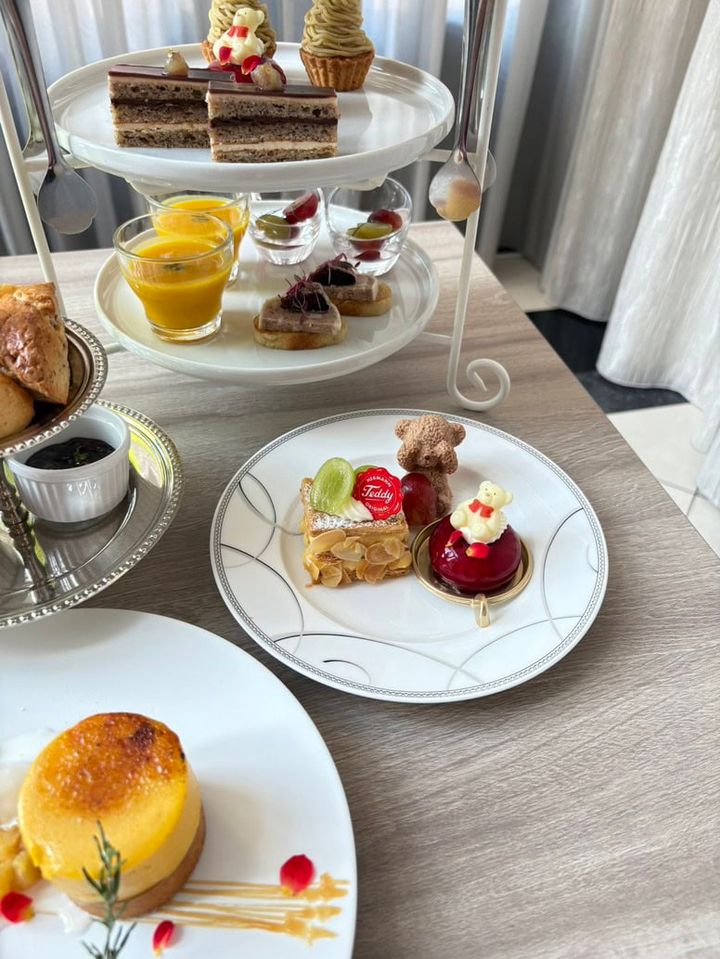 シャインマスカットと栗アフタヌーンティーwithハーマンテディ