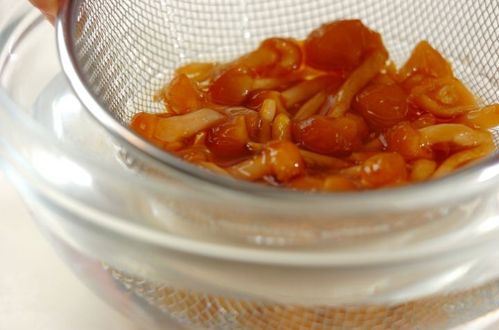 ナメコと納豆のみそ汁の下準備1