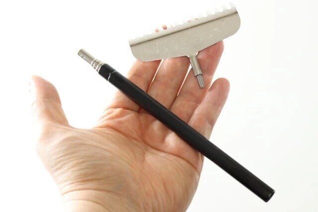 ダイソーの火吹き棒（本体）と火吹き棒用アタッチメント（熊手）1