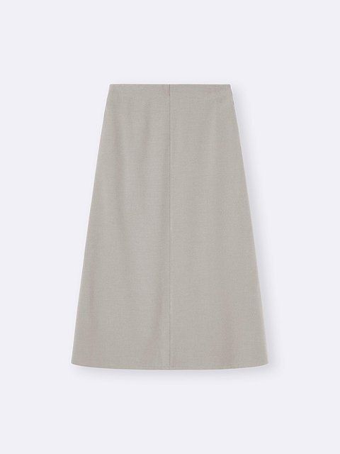 GUのブラッシュドフレアスカート