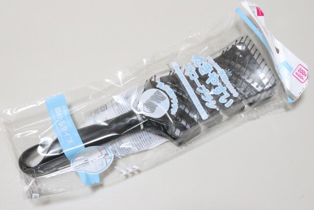 ダイソーの乾きやすいブローブラシ（25.8cm×7.5cm）のビジュアル