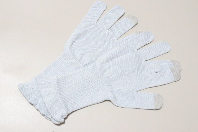 ダイソーのロングタイプのおうちケアニットグローブ（ロング丈、タッチパネル対応）