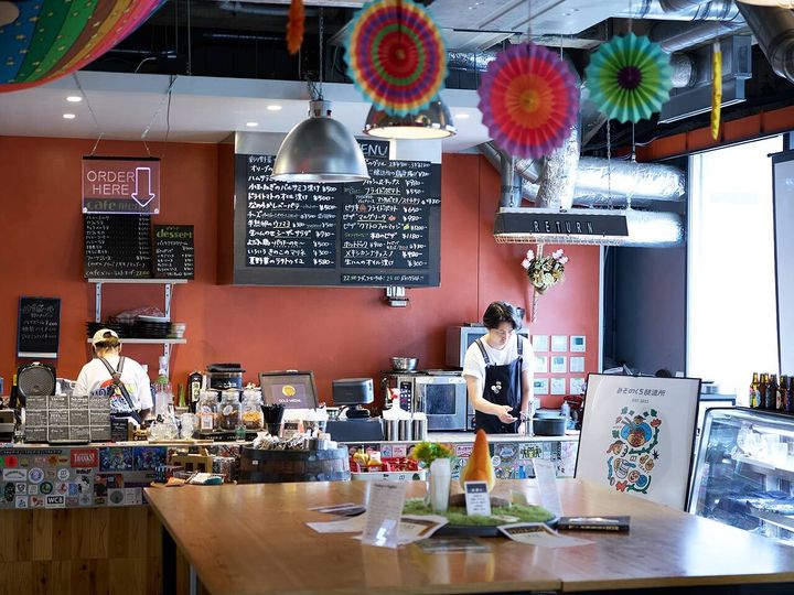 高津『みぞのくち醸造所』の内観