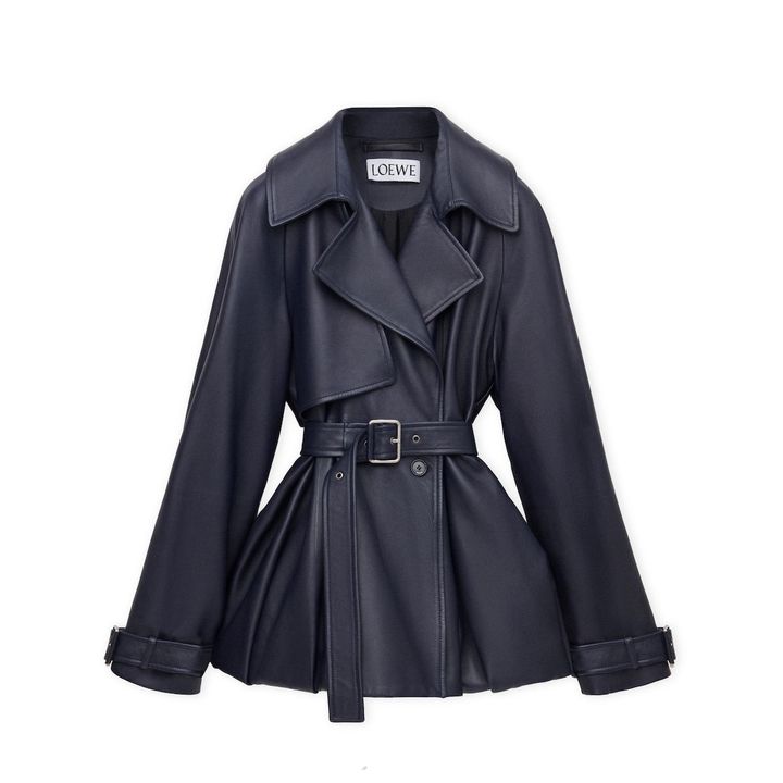 ジャケット ¥1,128,600／LOEWE（ロエベ ジャパン クライアントサービス 03-6215-6116）