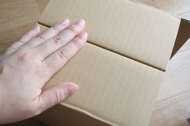 ダイソー かんたん組立て段ボールチェア 組み立て方 座面 完成