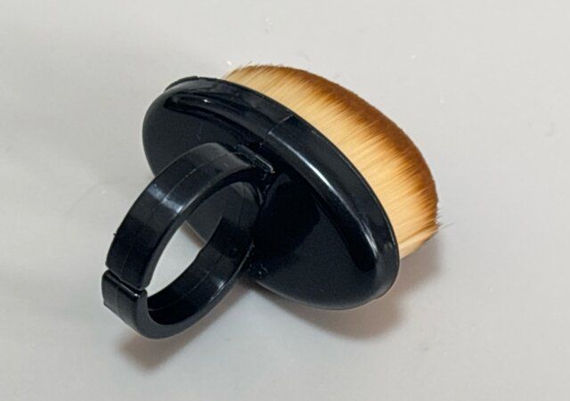 リング型ネイルクリーニングブラシ