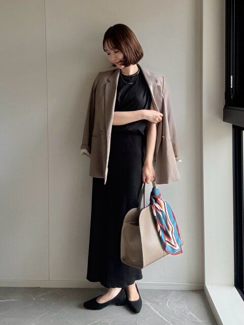 ブラウンジャケットでスタイリッシュコーデ