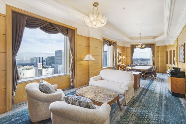 広々としたエレガントなロイヤルスイート