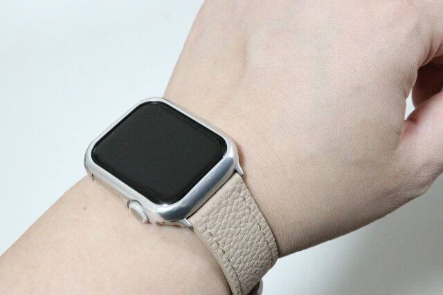 ダイソー メタリックスマートウォッチサイドカバー（41mm） 着用例
