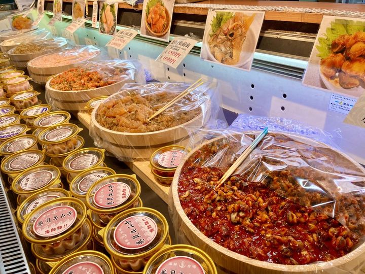 炊き立てのご飯はもちろん、お酒の肴にも合う珍味がずらり