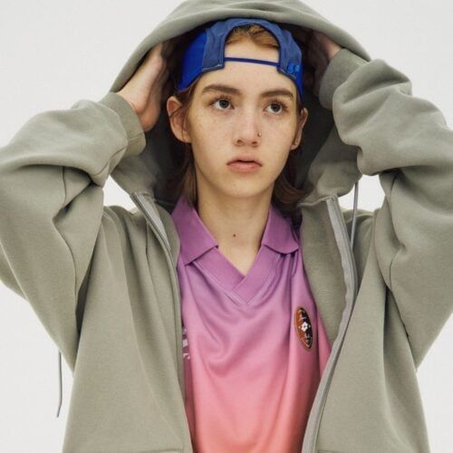 “ショート丈フーディ”でおしゃれ見え！ビッグシルエットから乗り換える秋トレンド最前線