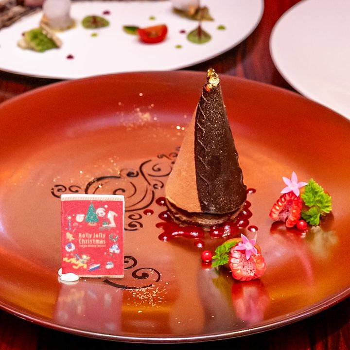 オペラのアントルメグラッセ ルビーチョコレートのクレームブリュレ