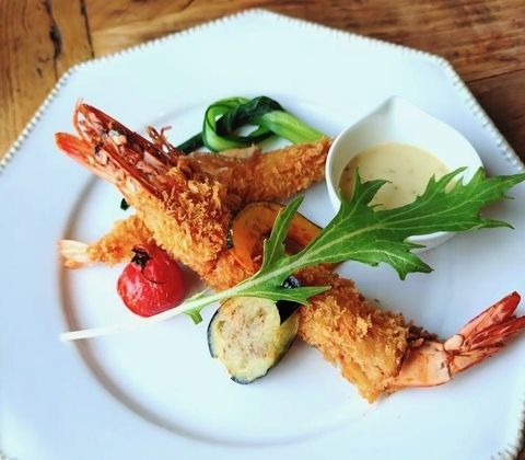 ビストロカフェ夜空「コンビ有頭エビフライランチ」