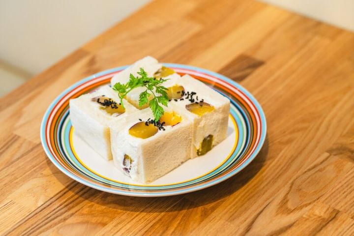 ペリカンカフェ「熟成紅はるかの甘煮サンド」1,200 円