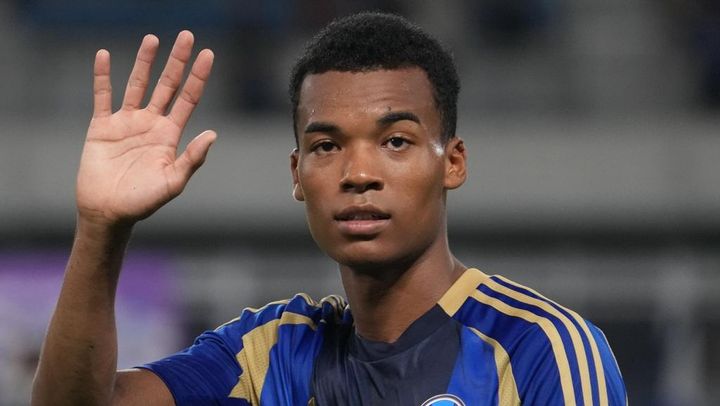 24歳の日本代表大器、意味深発言！？「移籍するわけじゃないよね？（笑）」と同僚が反応