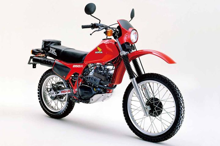 【不定期連載】はめ殺し。懐かしいオフロードバイクカタログ【HONDA XL Series】