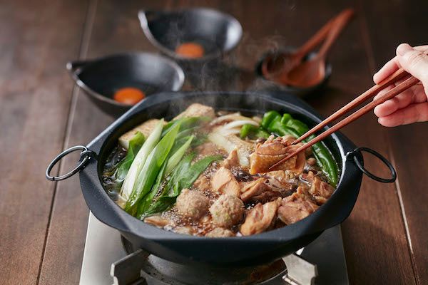 毎年10月8日を「鶏すきやきの日」に制定。「鶏すきのたれ」が当たるキャンペーンも実施