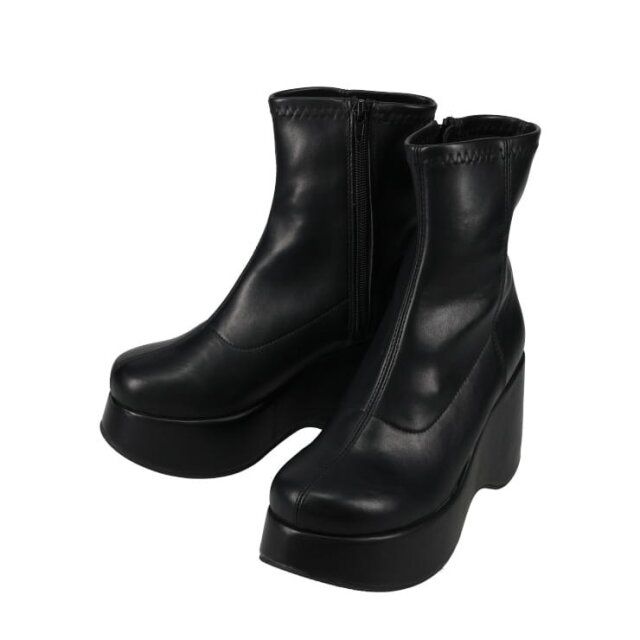2025秋冬しまむら黒厚底ブーツ