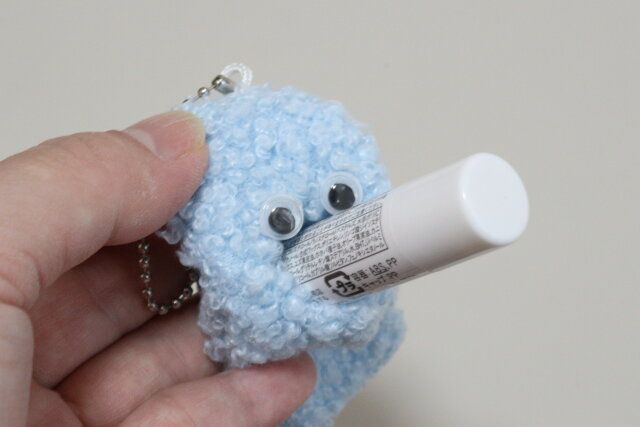 セリアのリップが入れられるリップケース モンスター