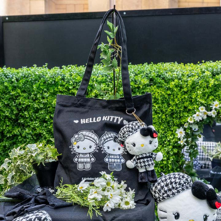 来場の思い出にもなる「モノクロガーリーふたごコーデデザインシリーズ」などを発売