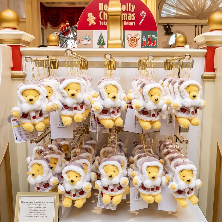 東京ディズニーリゾート グッズ「くまのプーさん ぬいぐるみ／ぬいぐるみバッジ」