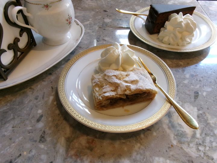 ウインナーコーヒーの発祥はウィーンって知ってた？ 青森旅で出会った「オーストリア・ウィーン」【sumire.のおいしいヨーロッパごっこ vol.3】