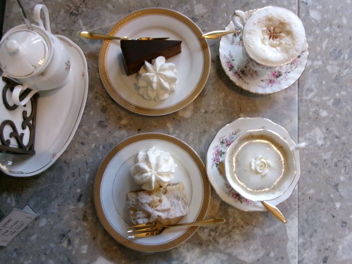 ウインナーコーヒーの発祥はウィーンって知ってた？ 青森旅で出会った「オーストリア・ウィーン」【sumire.のおいしいヨーロッパごっこ vol.3】