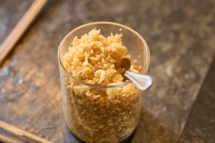 天かす。サクサク食感でつけ汁にコクと香ばしさをプラス