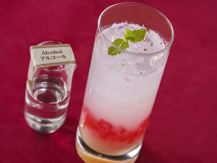 スパークリングカクテル(ラム、乳酸菌飲料、アプリコット)