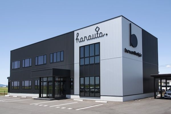 哺乳瓶から水筒まで長く使える！スポンジまで立てられる多機能水切りスタンドが登場