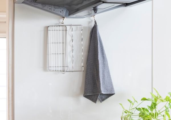 哺乳瓶から水筒まで長く使える！スポンジまで立てられる多機能水切りスタンドが登場