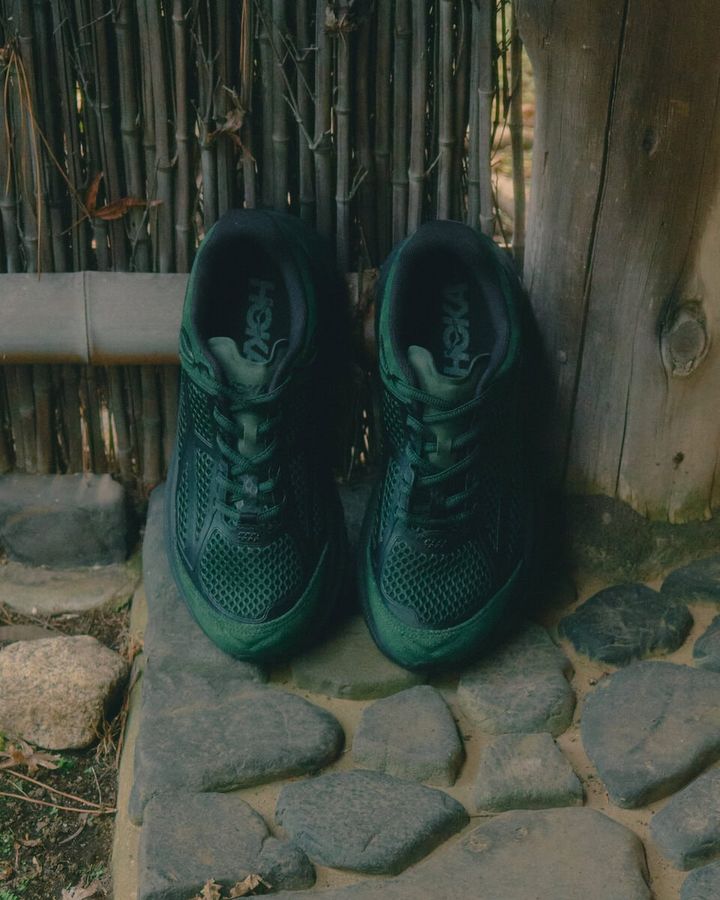 OG CLIFTON 1の流れをくむCLIFTON ONE9は、クラシカルなルックスと最新の快適性を融合したハイブリッドモデル。