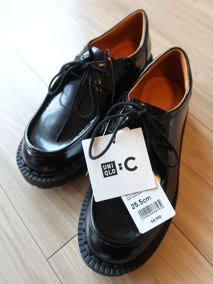 ユニクロ シー レースアップシューズ 4990円（税込）