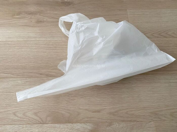 レジ袋は畳みません！「超コンパクト」な結び方。立ったままで簡単にできちゃいます♪