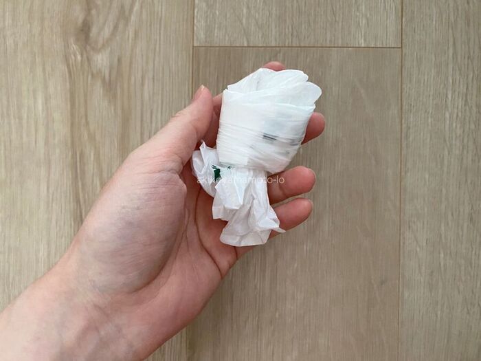 レジ袋は畳みません！「超コンパクト」な結び方。立ったままで簡単にできちゃいます♪