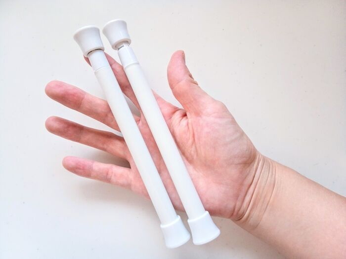 【100均】ミニ突っ張り棒をまさかの場所に使ったら…想像以上にスッキリ＆快適だった♡