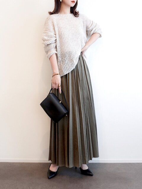 アイボリー×カーキの秋コーデ