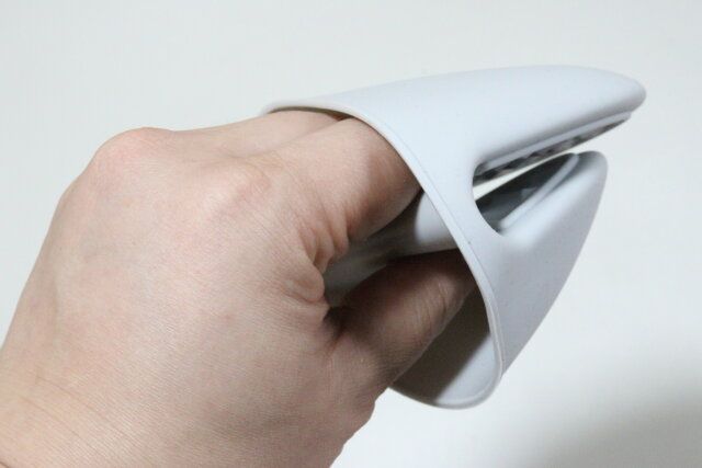 ダイソーの指を覆えるシリコーン鍋つかみ