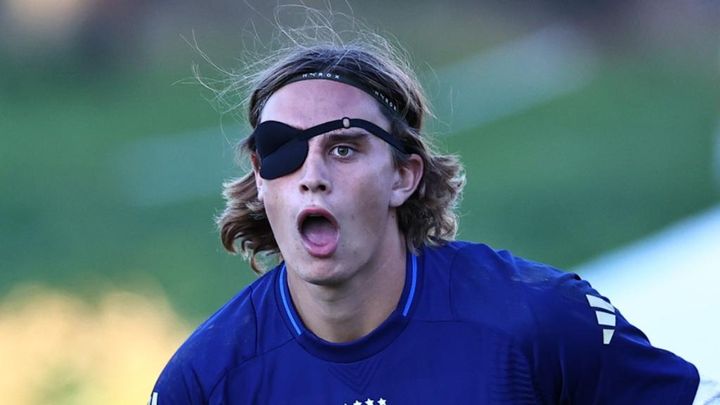 海賊みたい！？U-21イタリア代表、片目を眼帯で隠して練習…日本代表選手も指導した監督が実践するワケ