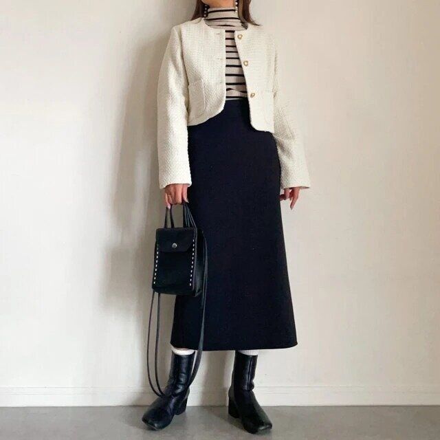 ツイードジャケットモノトーンコーデ