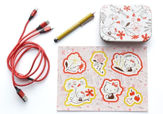 宝島社雑誌付録大人のおしゃれ手帖11月号のハローキティの豪華デジタルグッズ4点セット1